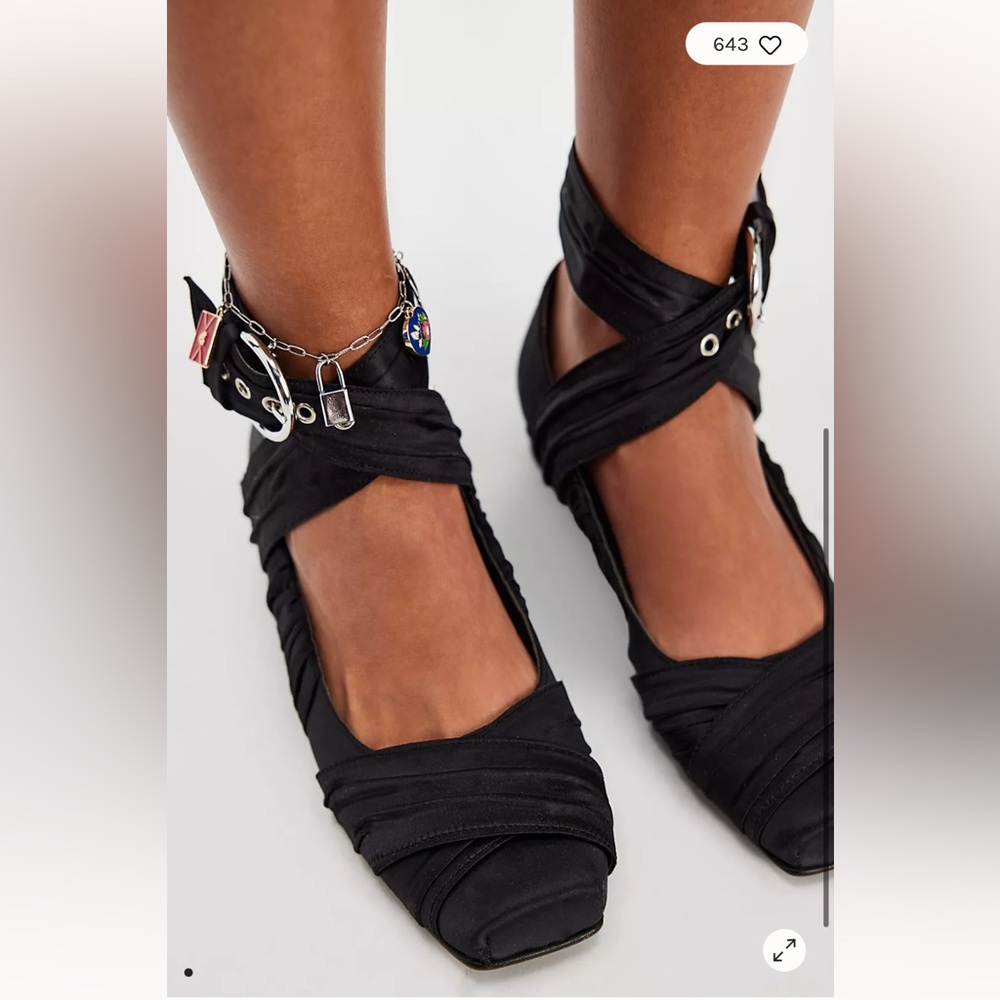 ALOHAS Volant Ballet Flats